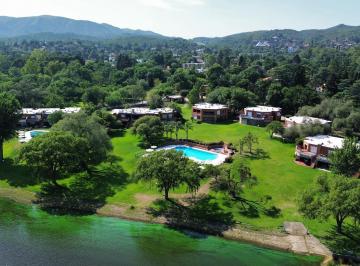 Foto · Excelente Casa en Country Sobre Costa del Lago