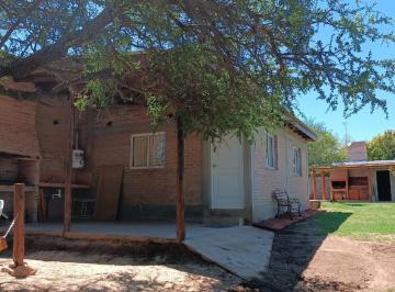 Casa · 90m² · 3 Ambientes · 2 Cocheras · Se Vende Dos Casas en San Lorenzo. Excelente Ubicación.