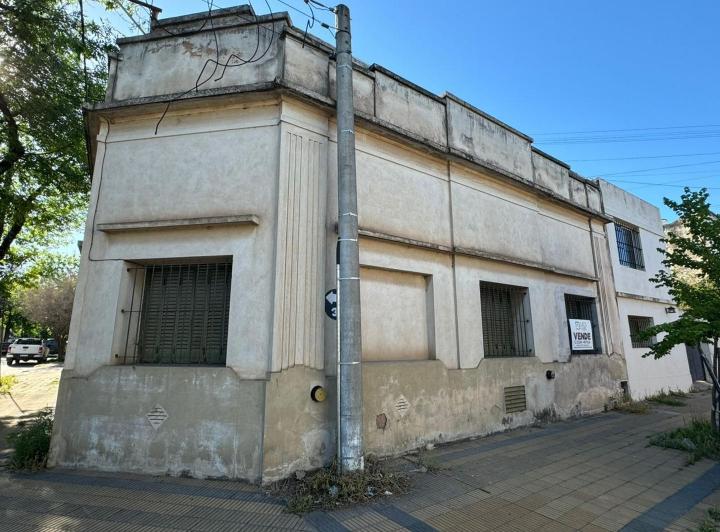 Casa · 210m² · 5 Ambientes