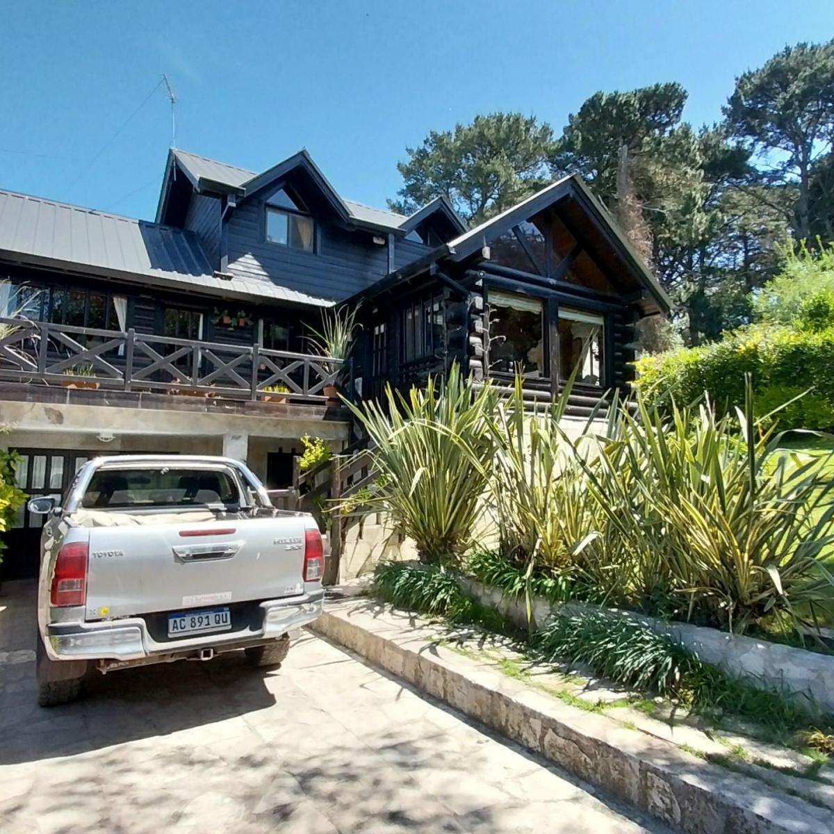 Cabaña 7 amb, 251m² en Sierra de los Padres con vista y cochera
