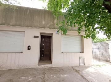Casa de 5 ambientes, Benito Juárez · Venta de Casa en Benito Juarez U$d 45.000