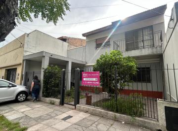 PH de 5 ambientes, Lanús · PH de 5 Ambientes en 2 Plantas, C/cochera y Patio - a Reciclar!