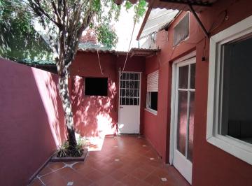 PH de 2 ambientes interno por pasillo, cuenta con:
-patio de ingreso con lavade · PH de 2 Ambientes Interno por Pasillo con Patio