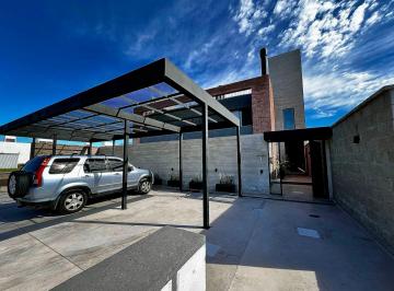Departamento de 4 ambientes, Córdoba · Prados - Manantiales - 2d - 2baños - Cochera - Asador - Galeria - Patio - Terraza