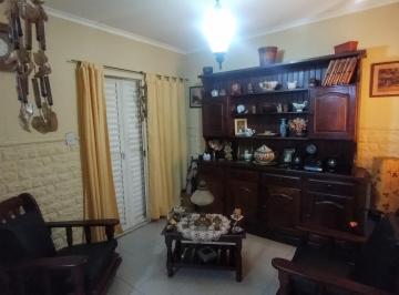 Casa de 3 ambientes, Ciudad de Santa Fe · Hermosa Casa Próxima a Av Blas Parera