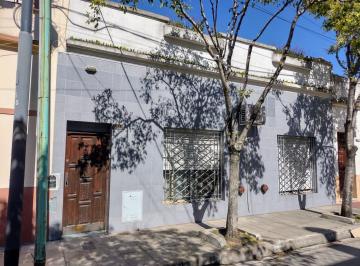 Casa · 130m² · 3 Ambientes · Casa Sobre Lote Propio en Barracas Venta