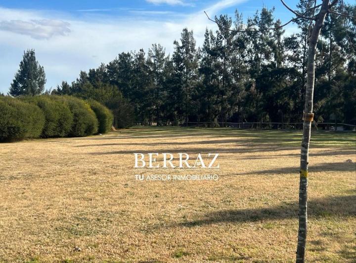Terreno · 830m²