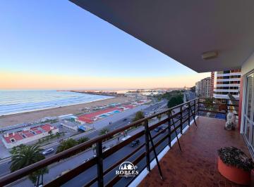Departamento · 138m² · 4 Ambientes · Departamento Frente Al Mar y a Las Escalinatas de Playa Grande.