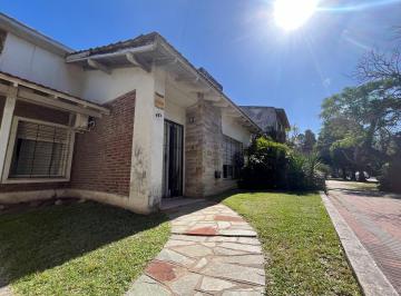 Casa · 133m² · 3 Ambientes · 3 Cocheras · Venta Chalet 3 Ambientes Cochera Parque Lomas de Zamora