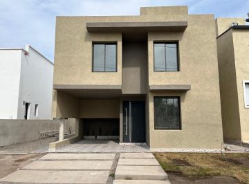Casa de 6 ambientes, Malagueño · Venta! Tejas 4, a Estrenar y de Categoria! Entrega y Cuotas en Pesos