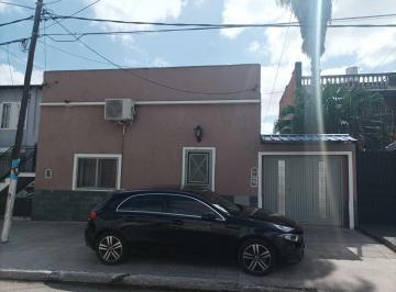 Casa · 150m² · 5 Ambientes · Casa en Venta Ubicado en Villa Loma Hermosa, Tres de Febrero, G. B. a. Zona Oeste
