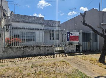 Casa · 75m² · 3 Ambientes · 1 Cochera · Casa en Venta en Villa Bosch, Tres de Febrero, G. B. a. Zona Oeste