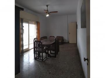 Departamento · 60m² · 3 Ambientes · Departamento en Venta Ubicado en Villa Loma Hermosa, Tres de Febrero, G. B. a. Zona Oeste