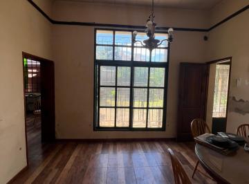 Casa de 4 ambientes, Rosario · Propiedad Ideal Para Reciclar! en Hermosa Cuadra de Alberdi