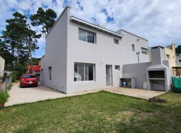 Casa · 112m² · 4 Ambientes · Casa en Venta a Estrenar Zona Bosque Intermedanos Barrio Casa Propia 3 Dorm. 2 Baños Jardin Pr