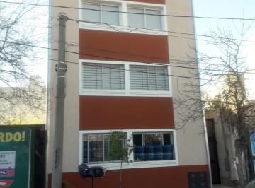 Departamento de 3 ambientes, Córdoba · A. Alberdi - Pb C/ 2 Patios - Zona Shoping - Muy Buena Calidad