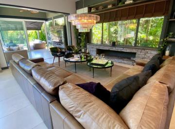 Casa de 10 ambientes, Tigre · Excelente Casa en Alquiler Anual con Muebles. Admite Embarcacion Grande