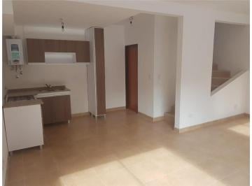 Casa · 60m² · 3 Ambientes · 1 Cochera · Duplex con Cochera en Alquiler en Ramos Mejia