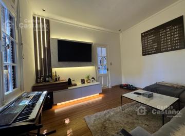 Casa · 90m² · 3 Ambientes · 1 Cochera · Moderna Casa Inteligente Reciclada a Nuevo a 2/c de La Av Maipú.