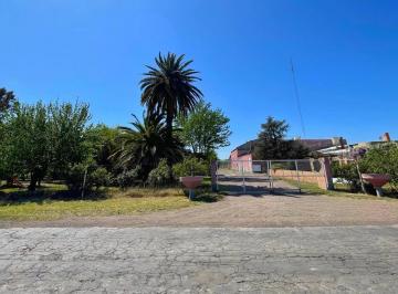 Bodega-Galpón · 2160m² · 7 Ambientes · 2 Cocheras · Se Vende Bodega con 2 Casas y 2 Galpones