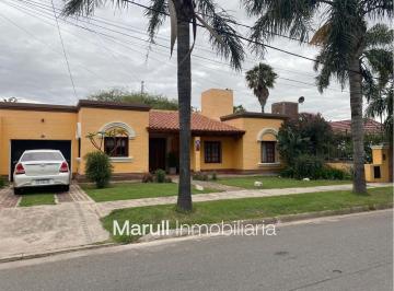 Casa · 237m² · 6 Ambientes · 2 Cocheras · Marques de Sobremonte Apto Credito Casa 3 Dorm. Patio Piscina