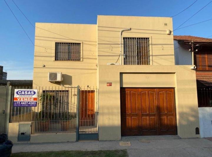 Casa · 110m² · 3 Ambientes · 1 Cochera