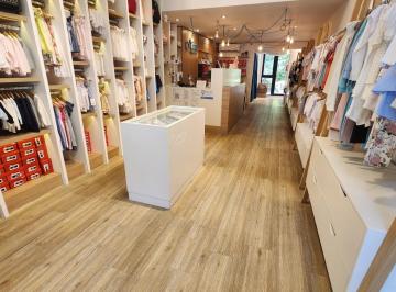 Fondo de comercio · 55m² · Fondo de Comercio Ropa Infantil - Zona Guemes