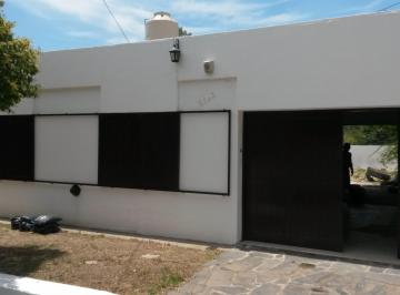 Casa de 3 ambientes, Córdoba · Oportunidad Unica Para Vivir! Apto Credito! 3 Dorm - Coch * 2 - Patio - Asador