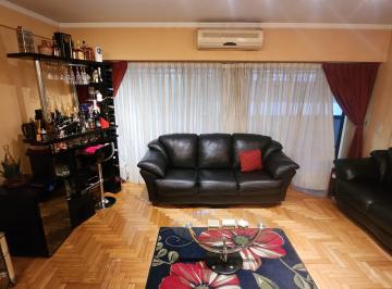 Departamento de 4 ambientes, Almagro · 4 Ambientes y Dep. de Servicio Al Frente con Balcón Corrido y Cochera Fija