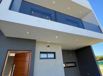 Casa de 12 ambientes, Córdoba · Hermoso Dúplex con Terraza en Venta