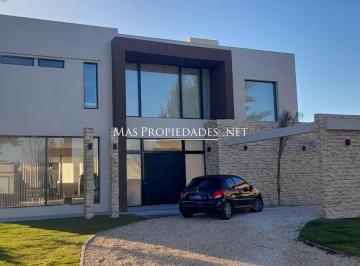Casa · 250m² · 5 Ambientes · 2 Cocheras · Casa en Venta en Canning Barrio El Principado a La Laguna