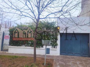 Casa · 135m² · 3 Dormitorios · 2 Cocheras · Venta Casa Centrica Neuquen