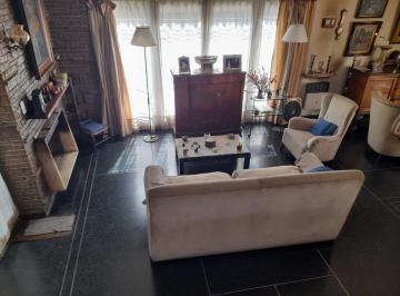 Casa de 6 ambientes, Ciudad de Mendoza · Casa en Venta - Quinta Seccion