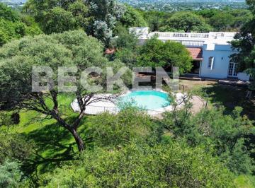 Casa · 400m² · 5 Ambientes · 2 Cocheras · Casa en Las Delicias Planta Baja