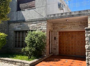 PH · 1m² · 3 Ambientes · Alfredo Palacios 2500. PH 3 Ambientes con Entrada Independiente.