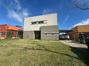 Casa · 154m² · 4 Ambientes · 2 Cocheras · Casa en Venta en San Alfonso Uf 200