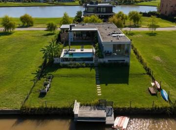 Casa de 5 ambientes, Escobar · Casa Hormigón Al Río en Barrio El Naudir
