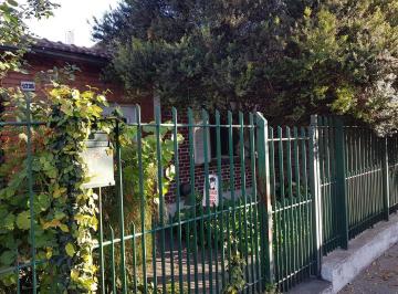 Casa · 200m² · 5 Ambientes · 2 Cocheras · Casa Multifamiliar en Venta en Loma Hermosa