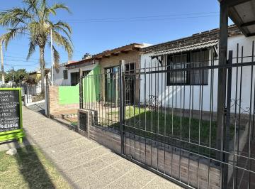 Casa · 127m² · 4 Ambientes · 1 Cochera · Venta - Don Bosco - Casa de 3 Dorm - Patio