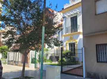 Casa de 4 ambientes, Villa Devoto · Casa Estilo Español. 5 Ambientes C/jardín. Gran Ubicación! Muy Cuidada.
