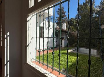 Casa de 4 ambientes, Villa Devoto · Casa Estilo Español. 5 Ambientes C/jardín. Gran Ubicación! Muy Cuidada.