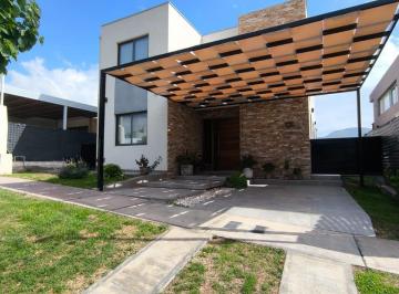 Casa de 6 ambientes, El Challao · Fantástica Casa / B° La Yaya, El Challao / Mendoza