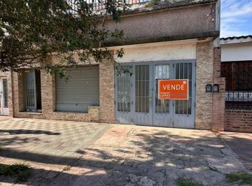 Casa · 146m² · 4 Ambientes · 2 Cocheras · Casa en Venta, Zarate 1662