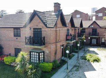Casa · 85m² · 3 Ambientes · 1 Cochera · En Venta Dúplex 3 Ambientes – Centro y Mar – con Cochera