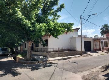 Casa · 108m² · 5 Ambientes · Apto Crédito: Casa Familiar en San José: Confort y Ubicación a Minutos del Centro.
