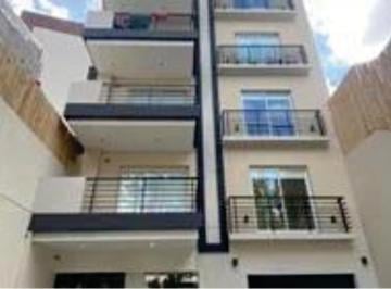 Departamento de 2 ambientes, Monte Castro · 2 Amb Piso Unico con Bcon Lav. Cubierto