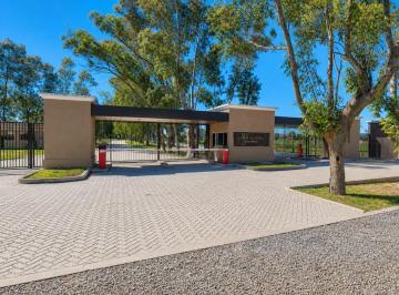 KNK-KNK-4698_2 · Oportunidad Venta Lote en Barrio Privado Escucha Ofertas