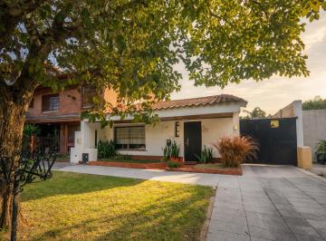 Casa de 4 ambientes, Quilmes · Chalet 3 Ambientes Sobre Lote de 226 m² - Excelente Ubicación