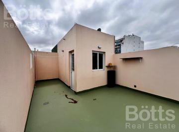 Departamento · 62m² · 2 Ambientes · Venta Triplex 2 Amb con Terraza Parrilla Propia Monte Castro