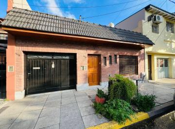 Casa · 229m² · 3 Ambientes · 1 Cochera · Casa de Tres Ambientes en Venta, en Florida, Vicente López